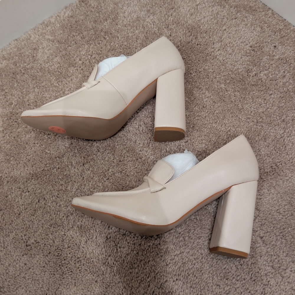 NIB FOWT Cream Women's Loafers 8 - Picture 5 of 11